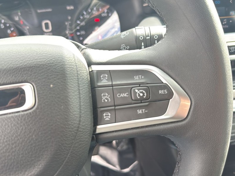 Jeep Compass Vehicle Full-screen Gallery Image 19
