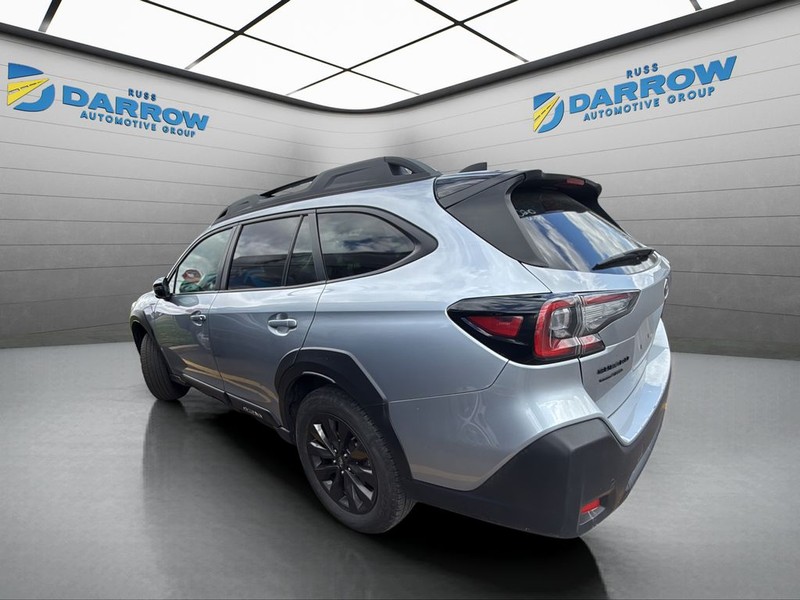 Subaru Outback Vehicle Full-screen Gallery Image 2