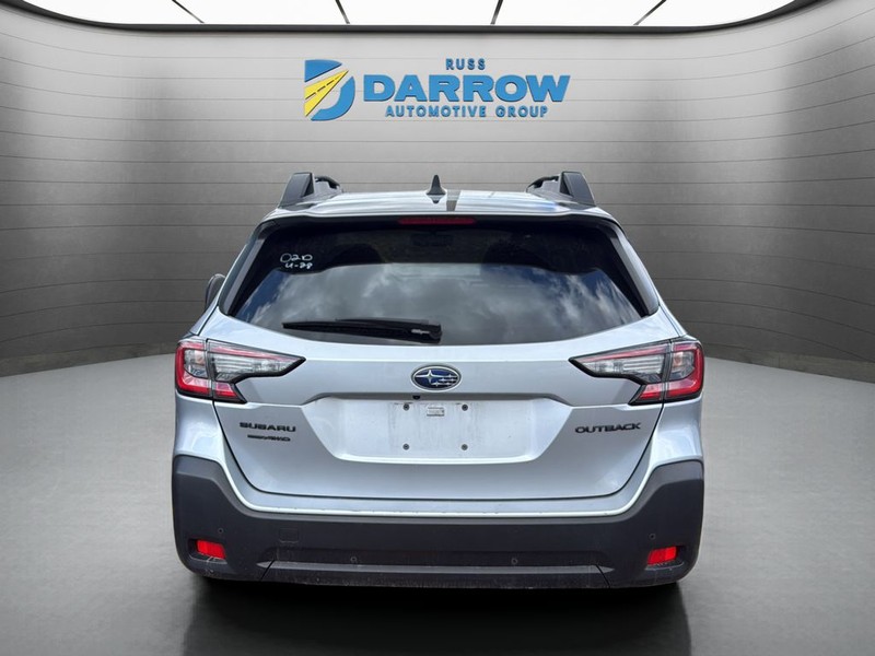 Subaru Outback Vehicle Full-screen Gallery Image 4