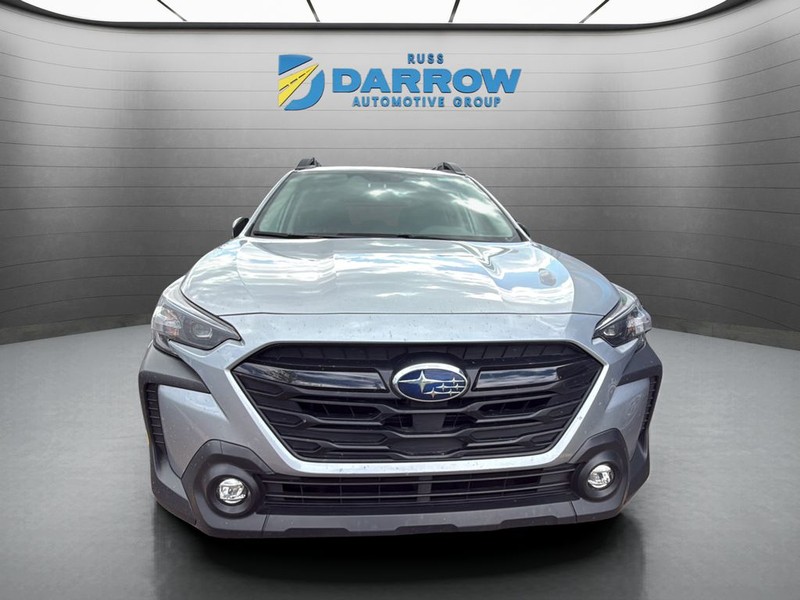 Subaru Outback Vehicle Full-screen Gallery Image 8