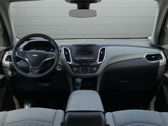 Chevrolet Equinox Vehicle Full-screen Gallery Image 12