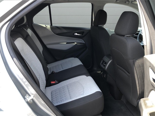 Chevrolet Equinox Vehicle Full-screen Gallery Image 14