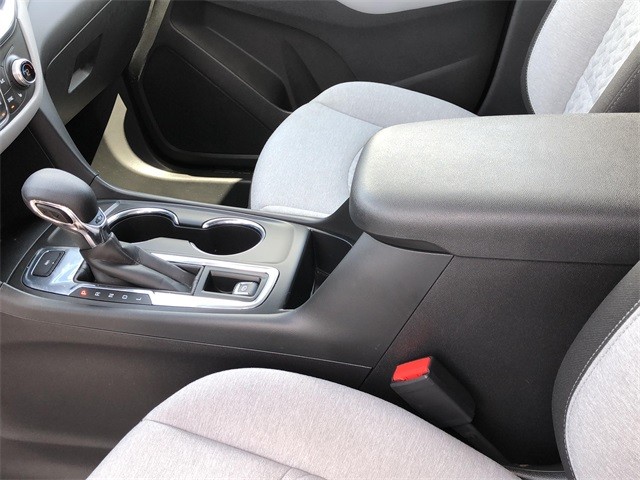 Chevrolet Equinox Vehicle Full-screen Gallery Image 20