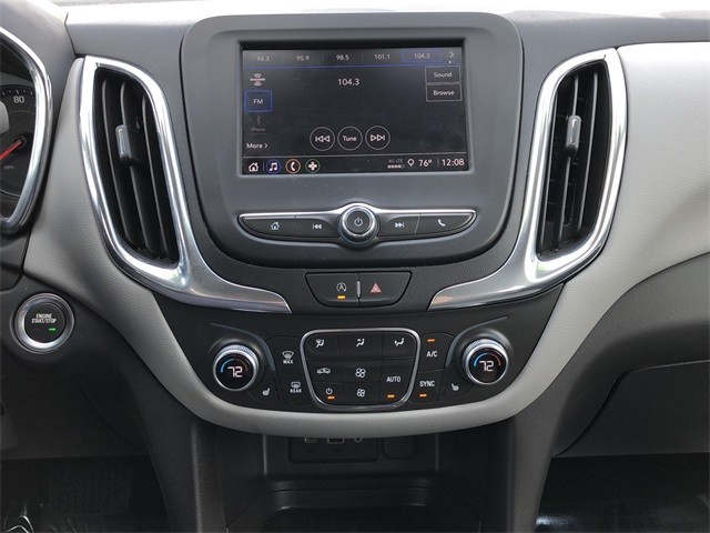 Chevrolet Equinox Vehicle Full-screen Gallery Image 21