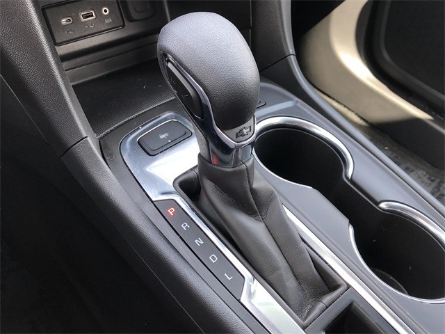 Chevrolet Equinox Vehicle Full-screen Gallery Image 25