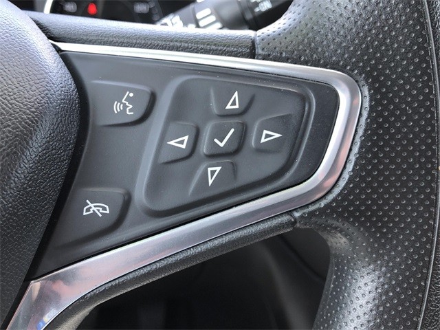 Chevrolet Equinox Vehicle Full-screen Gallery Image 11