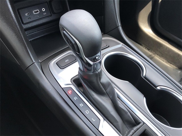 Chevrolet Equinox Vehicle Full-screen Gallery Image 14