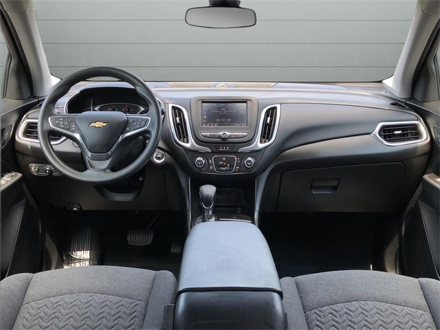 Chevrolet Equinox Vehicle Full-screen Gallery Image 19