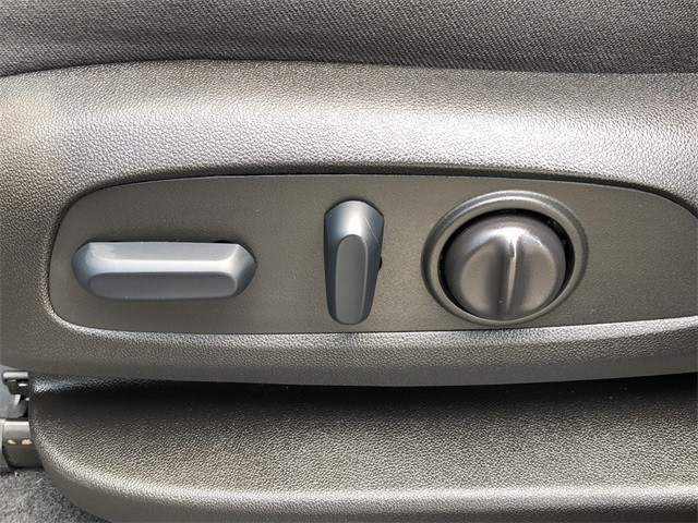Chevrolet Equinox Vehicle Full-screen Gallery Image 23