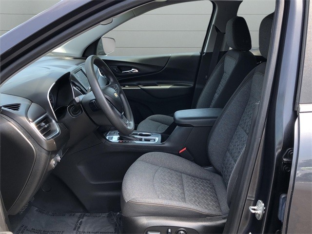 Chevrolet Equinox Vehicle Full-screen Gallery Image 24