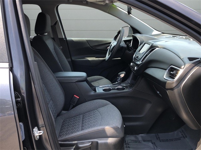 Chevrolet Equinox Vehicle Full-screen Gallery Image 28