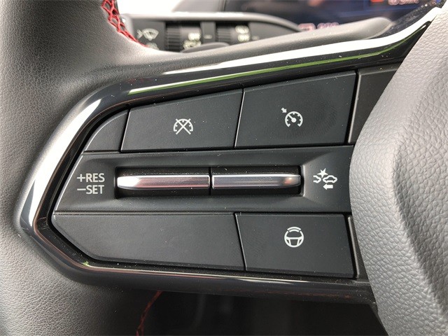 Chevrolet Equinox EV Vehicle Full-screen Gallery Image 09