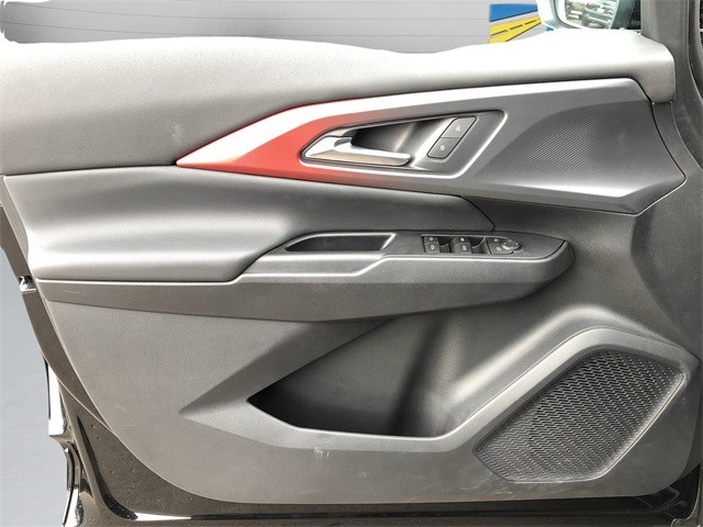 Chevrolet Equinox EV Vehicle Full-screen Gallery Image 11