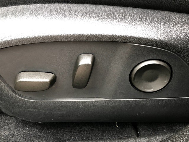 Chevrolet Equinox EV Vehicle Full-screen Gallery Image 26