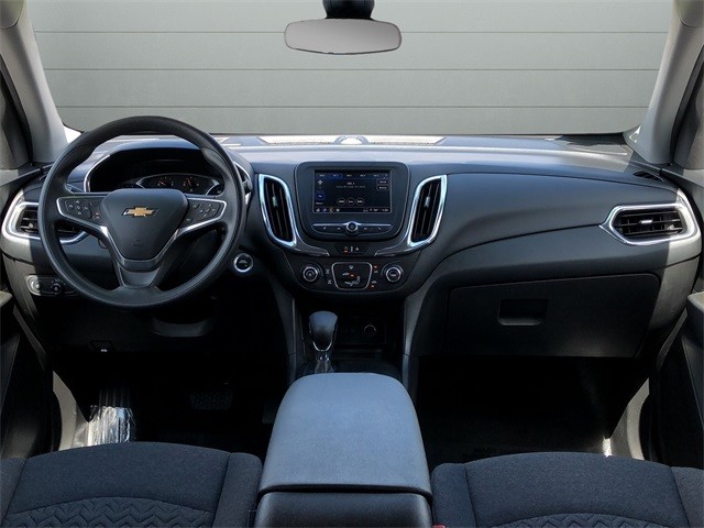 Chevrolet Equinox Vehicle Full-screen Gallery Image 12