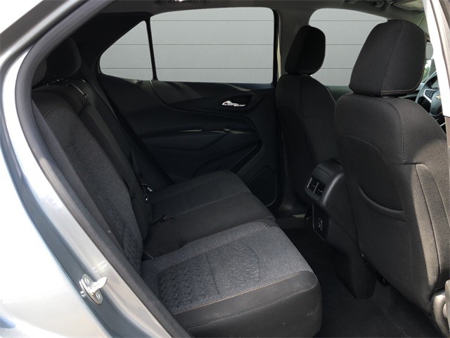 Chevrolet Equinox Vehicle Full-screen Gallery Image 14