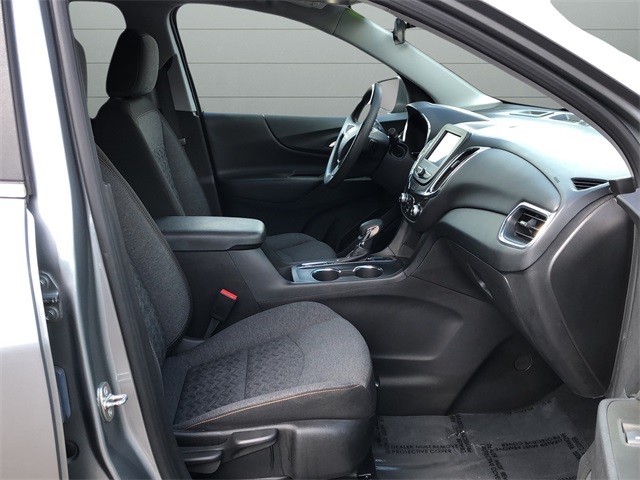 Chevrolet Equinox Vehicle Full-screen Gallery Image 15