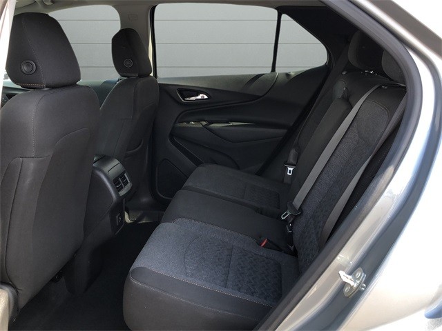 Chevrolet Equinox Vehicle Full-screen Gallery Image 16