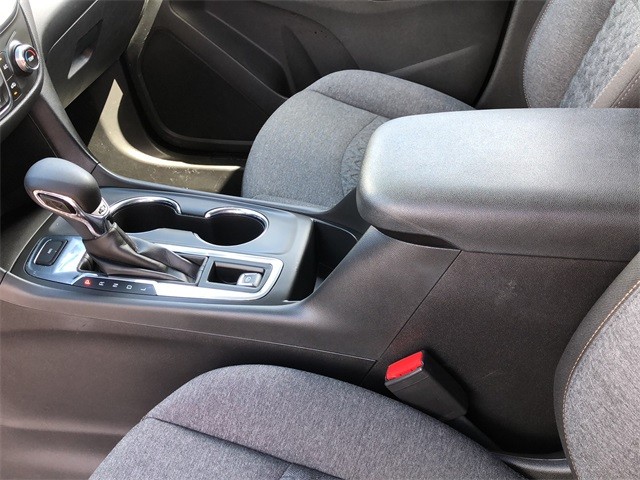 Chevrolet Equinox Vehicle Full-screen Gallery Image 20