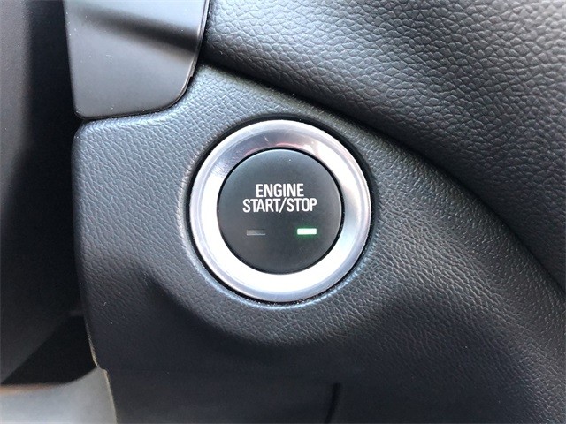 Chevrolet Equinox Vehicle Full-screen Gallery Image 24