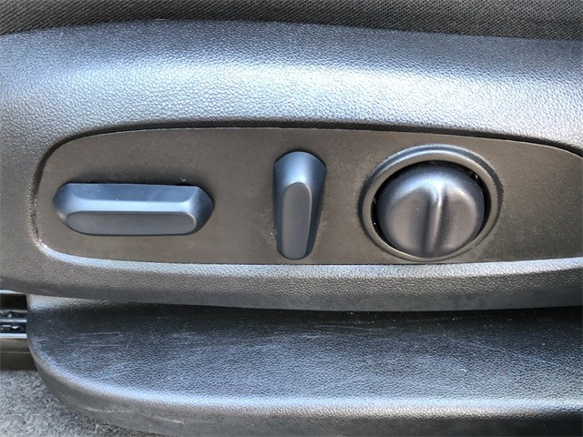 Chevrolet Equinox Vehicle Full-screen Gallery Image 28