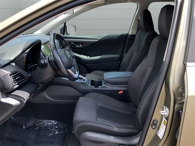 Subaru Outback Vehicle Full-screen Gallery Image 10