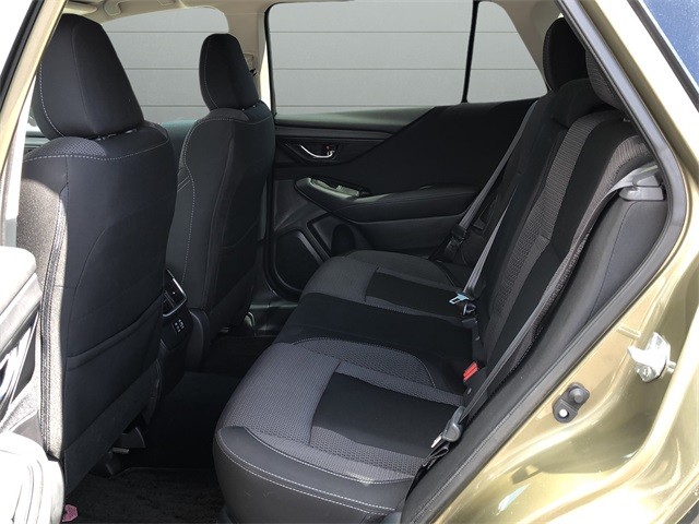 Subaru Outback Vehicle Full-screen Gallery Image 16