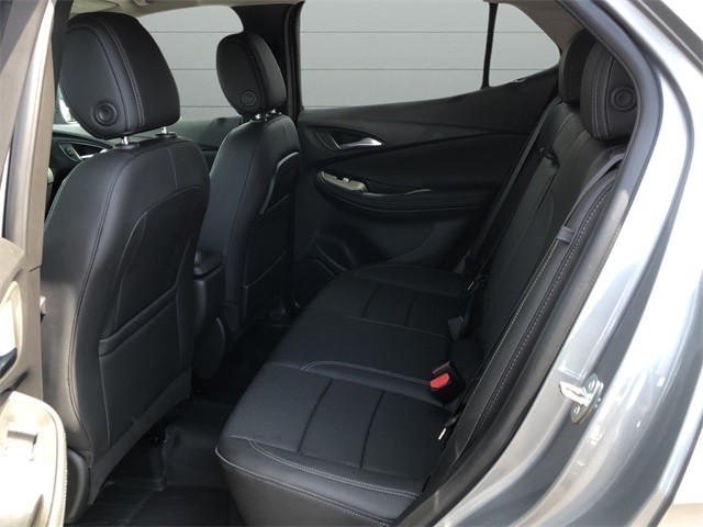 Buick Encore GX Vehicle Full-screen Gallery Image 17