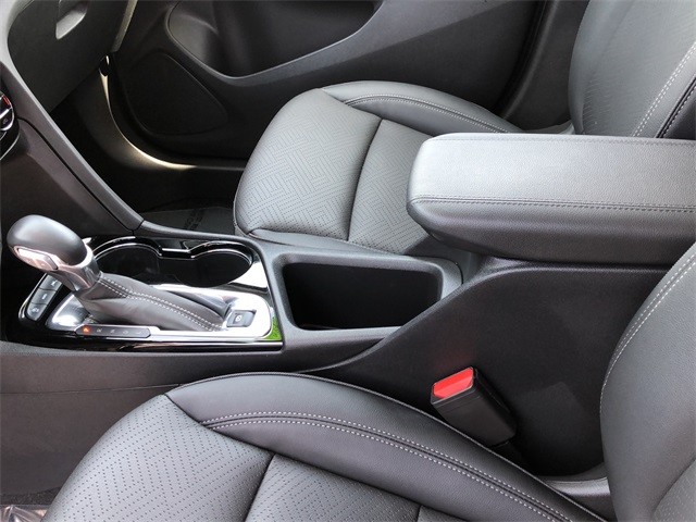 Buick Encore GX Vehicle Full-screen Gallery Image 20