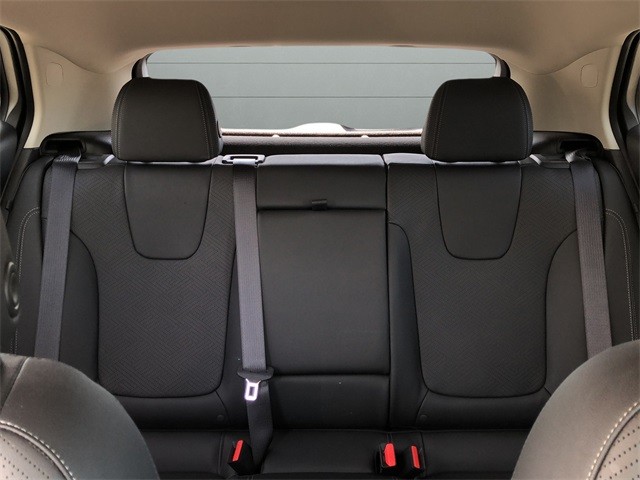 Buick Encore GX Vehicle Full-screen Gallery Image 29