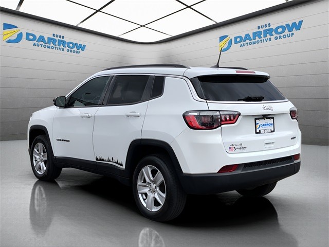 Jeep Compass Vehicle Full-screen Gallery Image 3