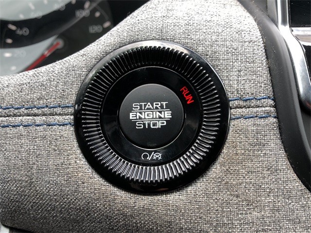 Jeep Compass Vehicle Full-screen Gallery Image 24