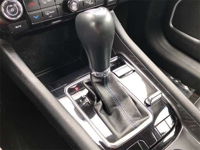 Jeep Compass Vehicle Full-screen Gallery Image 25