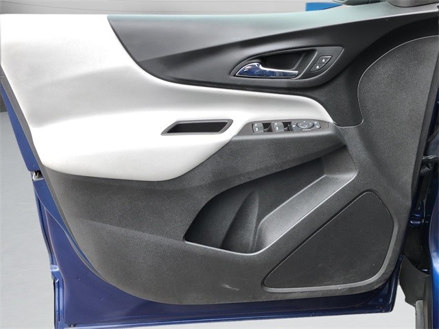 Chevrolet Equinox Vehicle Full-screen Gallery Image 11