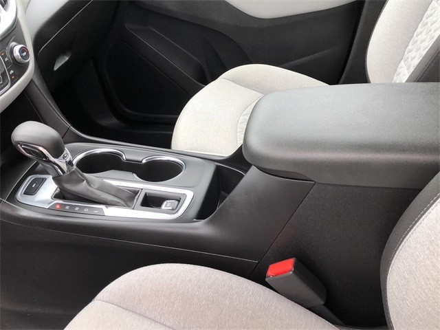 Chevrolet Equinox Vehicle Full-screen Gallery Image 20