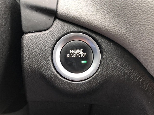 Chevrolet Equinox Vehicle Full-screen Gallery Image 24