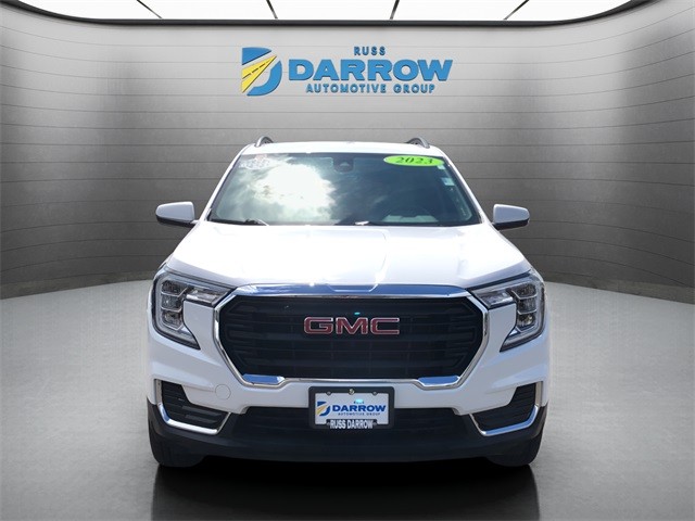 GMC Terrain Vehicle Full-screen Gallery Image 8