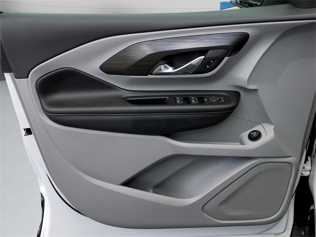 GMC Terrain Vehicle Full-screen Gallery Image 11