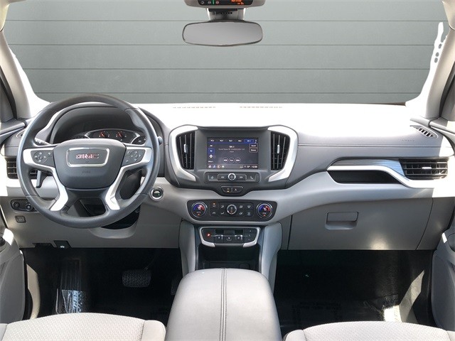 GMC Terrain Vehicle Full-screen Gallery Image 12