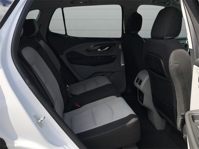 GMC Terrain Vehicle Full-screen Gallery Image 14