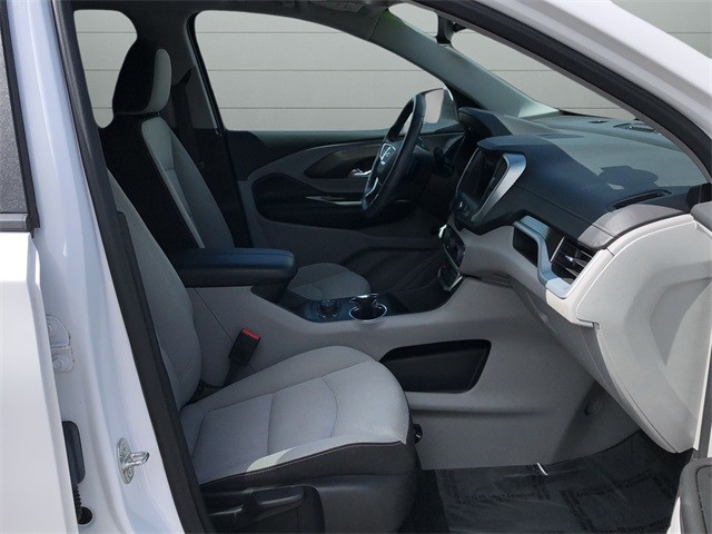 GMC Terrain Vehicle Full-screen Gallery Image 15