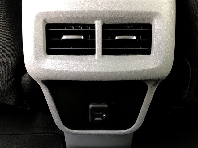 GMC Terrain Vehicle Full-screen Gallery Image 17