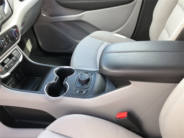 GMC Terrain Vehicle Full-screen Gallery Image 20