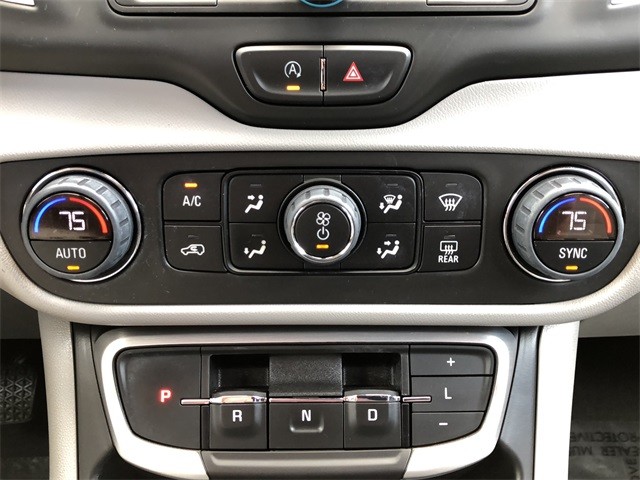 GMC Terrain Vehicle Full-screen Gallery Image 26