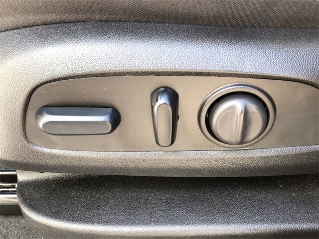 GMC Terrain Vehicle Full-screen Gallery Image 28