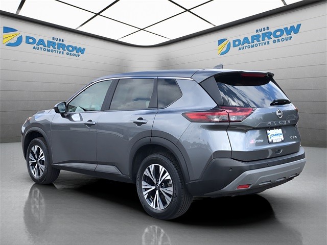 Nissan Rogue Vehicle Full-screen Gallery Image 3