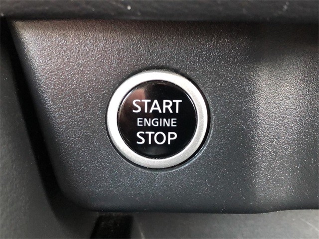 Nissan Rogue Vehicle Full-screen Gallery Image 24