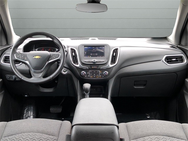 Chevrolet Equinox Vehicle Full-screen Gallery Image 12