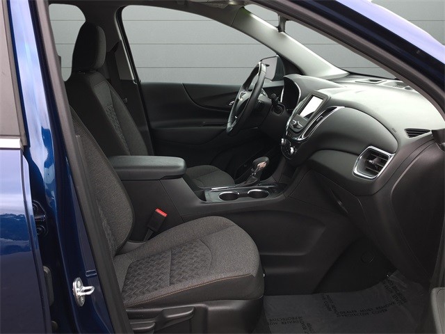 Chevrolet Equinox Vehicle Full-screen Gallery Image 15