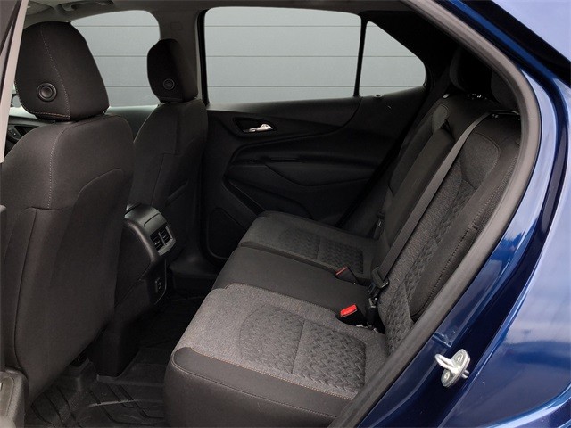 Chevrolet Equinox Vehicle Full-screen Gallery Image 17